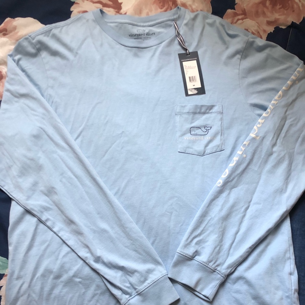 BNWT- Men’s Vineyards Vine long sleeve tee